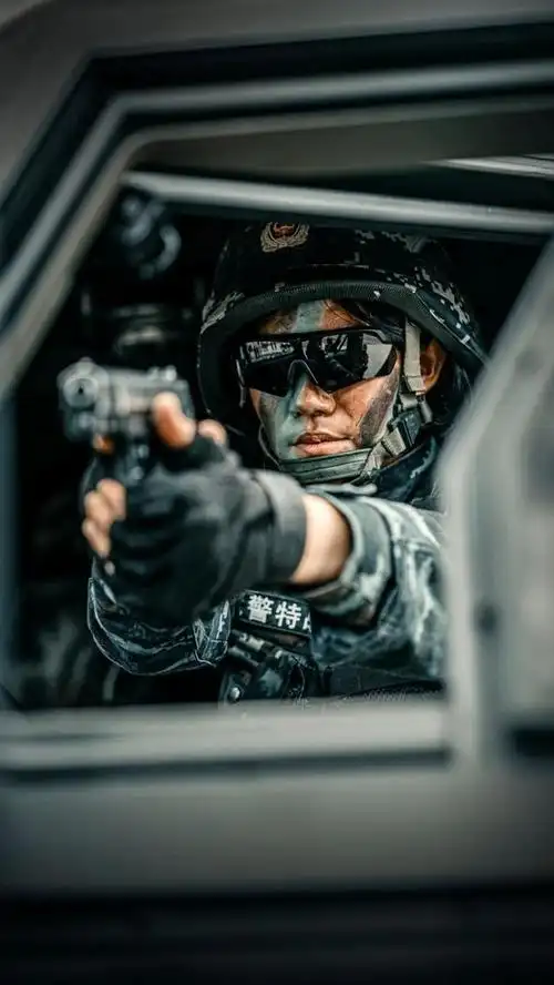 前段时间人民武警新媒体矩阵相继推出了武警部队徽主题壁纸 特战主题