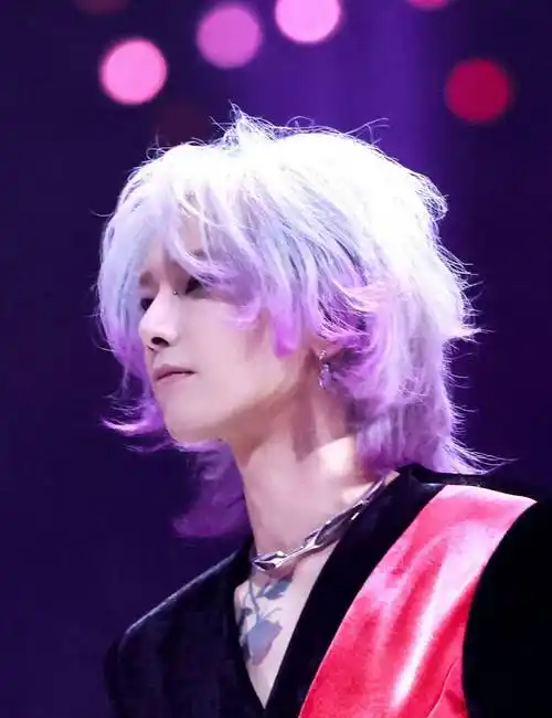 是谁还在念念不忘华晨宇火星演唱会南京站,下一站广州站十二月见_音乐