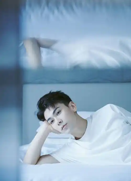 戴向宇化身夏日清爽蓝朋友出席甜蜜宠粉见面会