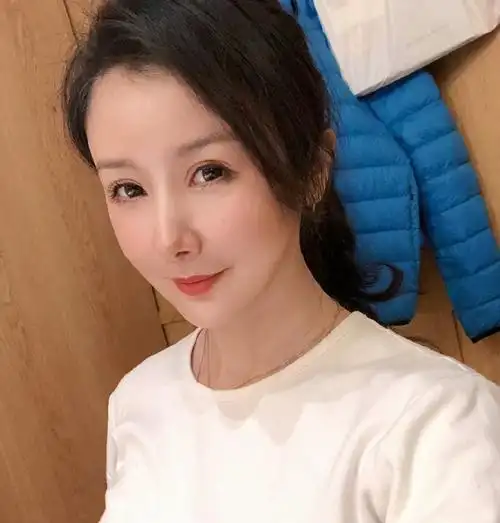 孙菲菲风波迎来进展!施暴者被抓获拘留,网友感叹正义虽迟但到