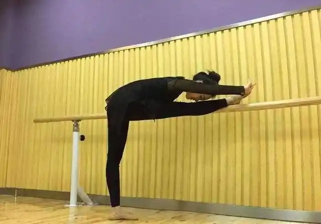 初学压腿每天几分钟