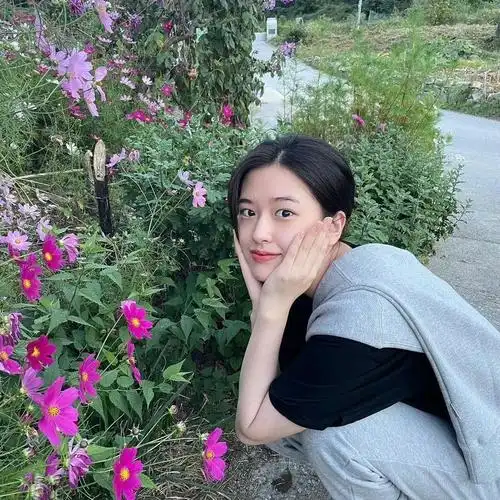 好爱看美女分享日常照就像已经可以跟她们贴贴一起出去秋游的感觉06