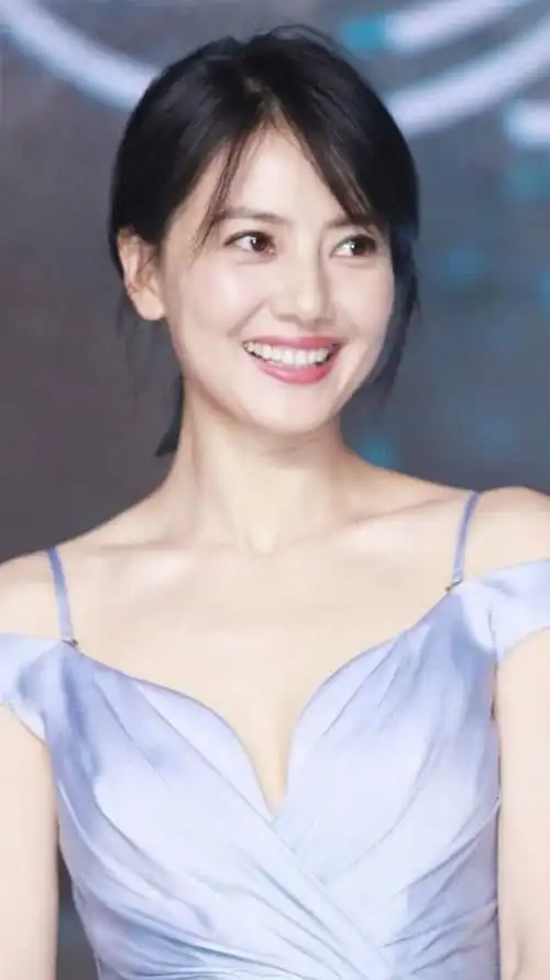 高圆圆,看上去笑得好灿烂呀