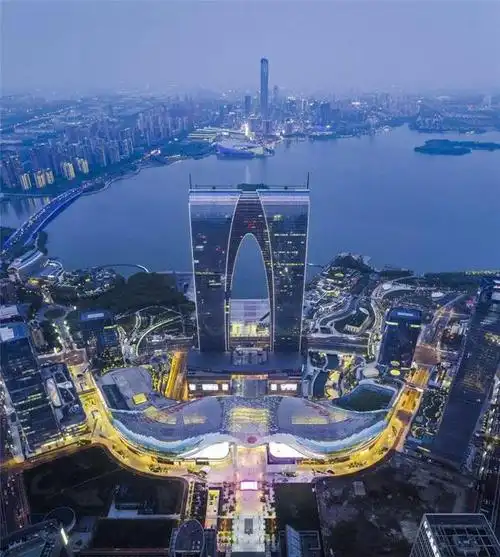 苏州中心广场项目荣获2019年度行业优秀勘察设计奖优秀建筑电气一等奖