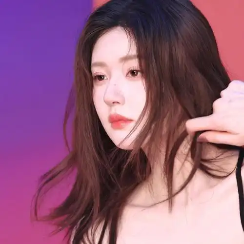 赵露思超话    自修头像·壁纸    #赵露思的皮肤状态