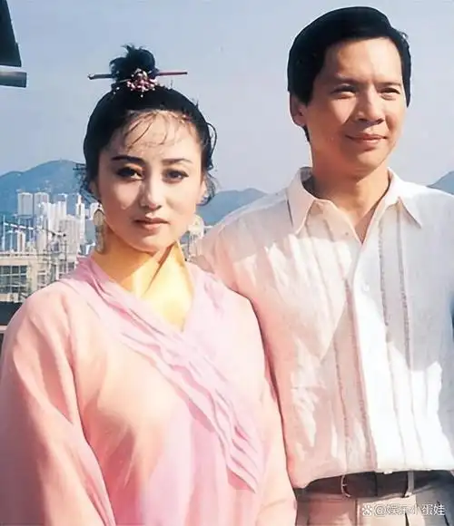 李连杰对利智讲:咱们两个女儿都挺奇怪的,长得既不像你又不像我