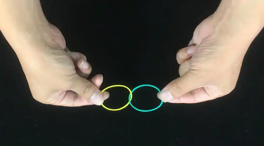 魔术教学:2根没有缺口的皮筋,如何才能串联?特简单