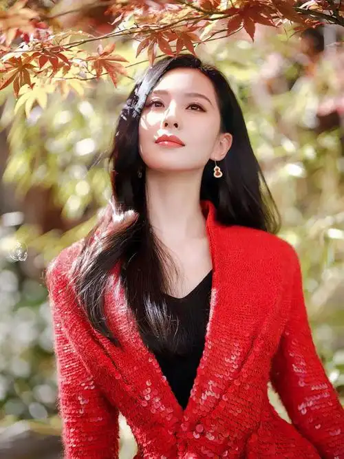 常年保持96斤的刘诗诗,穿搭品味大升级,做女人最不能输得是气质