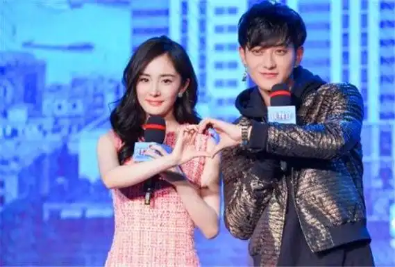 黄子韬现任女朋友是谁 如此自恋又爱能看上他以外的人吗