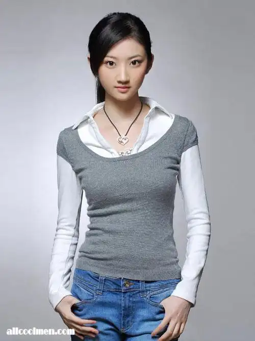 北影校花景甜素颜照