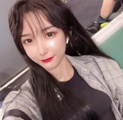 看蔡徐坤仅此一张的女装照,双马尾太绝了