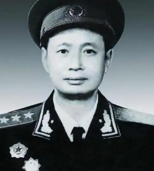 上将张震:中弹8年才取出,阅兵当天逝世,儿子女婿都是将军