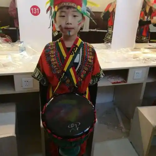 这是我在春晚的舞台上表演非洲鼓