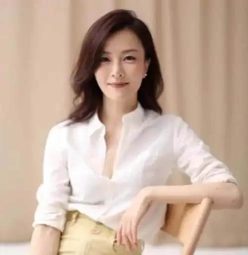 之后,她又连续演了好多电视剧和电影,比如《永远有多远》,《曼谷雨季