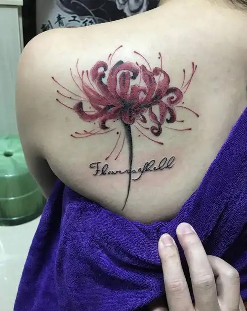 彼岸花,正在掉痂纹身图片_背部纹身图案