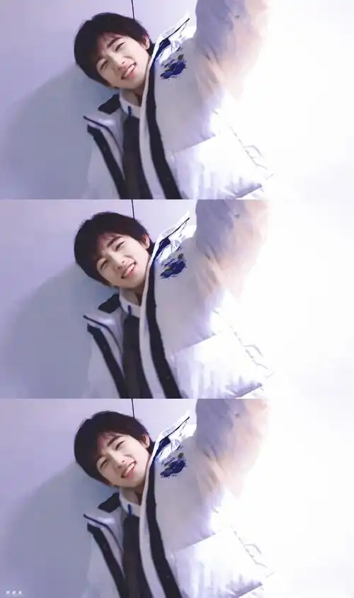 宋亚轩超话97#宋亚轩 遇见十六岁的你#适合当聊天背景的三屏壁纸