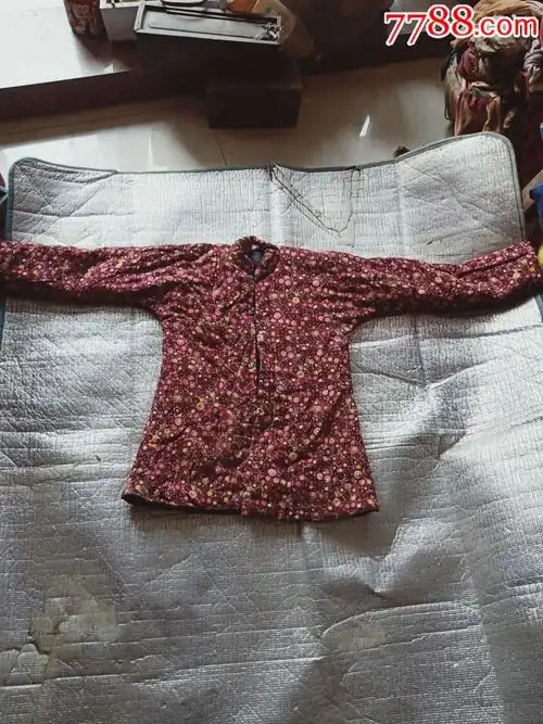 怀旧老红花棉袄
