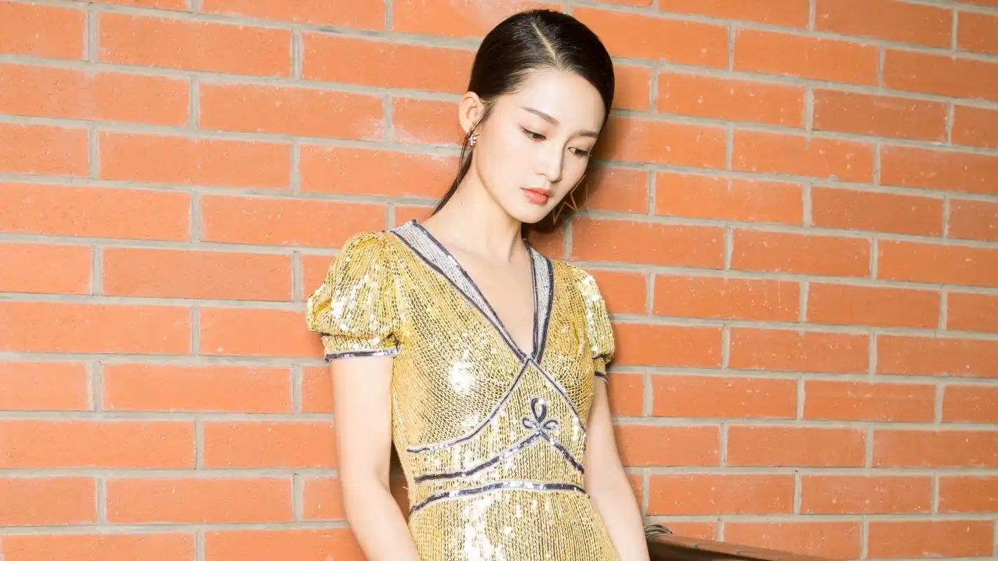 美女明星李沁高清写真电脑桌面壁纸 第一辑