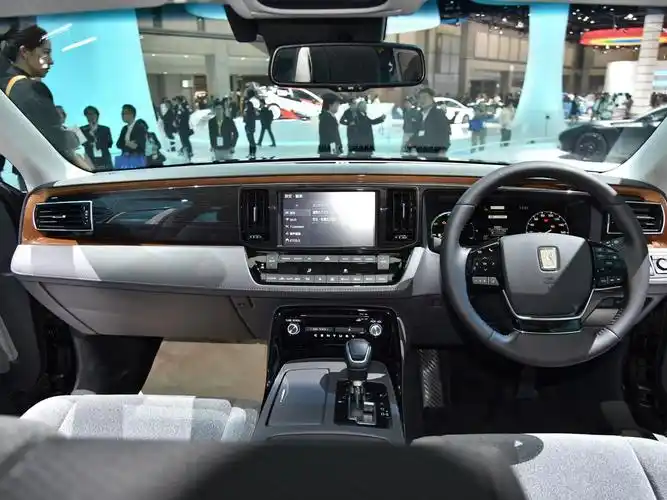 丰田世纪suv来了,配"金凤凰"车标,对标劳斯莱斯库里南?