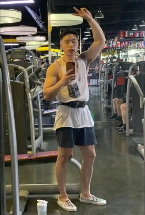 德云社的烧饼令人钦佩晒自己的健身餐自嘲毫无食欲