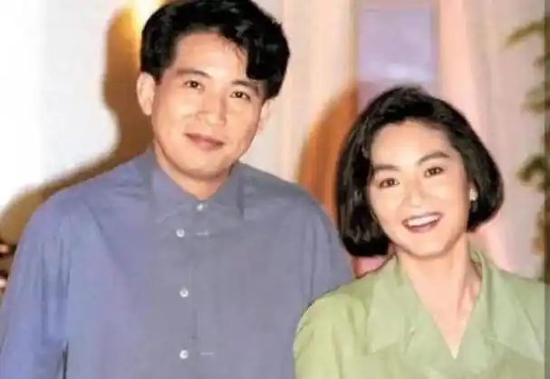 秦祥林:再婚娶小16岁化妆师,婚后生两子,终获幸福