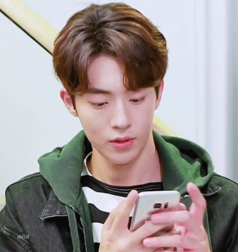 [南柱赫][分享]170506 没有手机不能活系列 南柱赫与手机在一起的瞬间