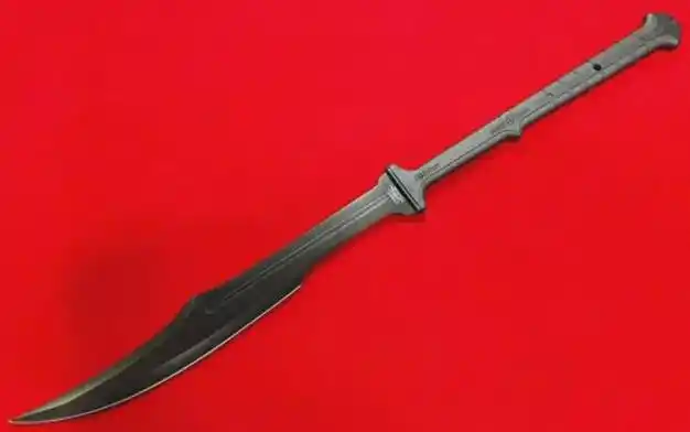 碰到野猪都能一刀两断 北美最凶残的长柄冷兵器 外形堪称斩马刀