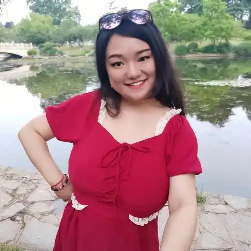 大胸妹子该如何看待自己的大胸