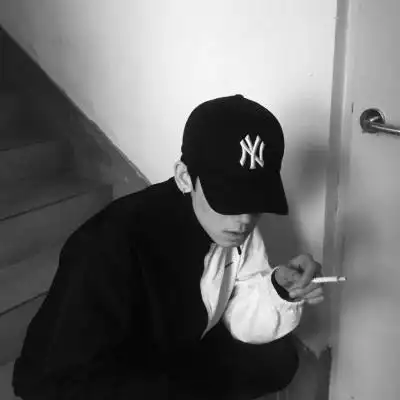 黑白男生头像高冷 哥不是你的_男生头像_我要个性网