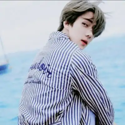 吴世勋头像画报