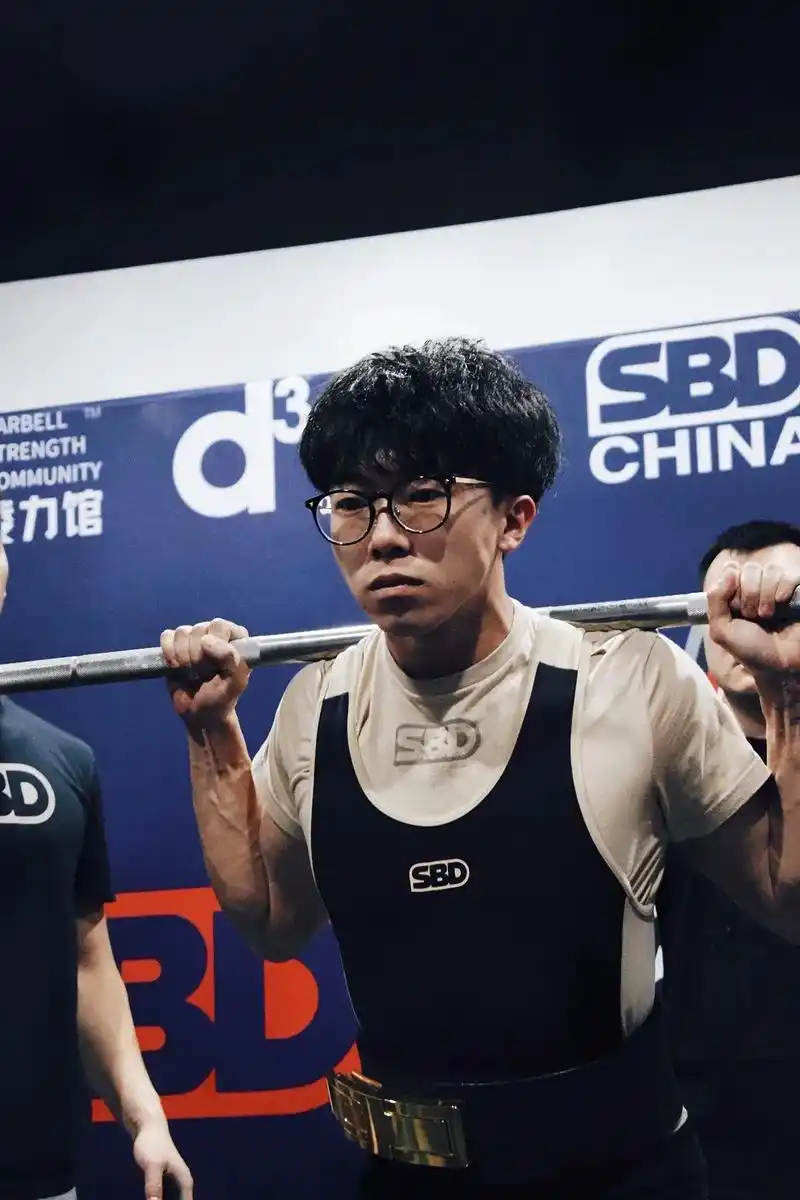 帅是一辈子的事09#力量举  #要做一个猛男 #健身小白成长 - 抖音