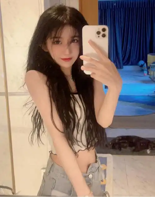 化妆38岁不化妆秒变18岁呆妹儿素颜照获好评粉丝直言太稚嫩了