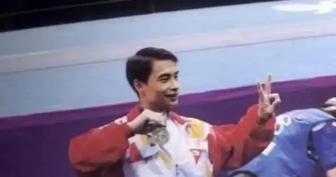 体操兄弟李小双李大双,两人头发都已花白,结婚多年都没有孩子_比赛