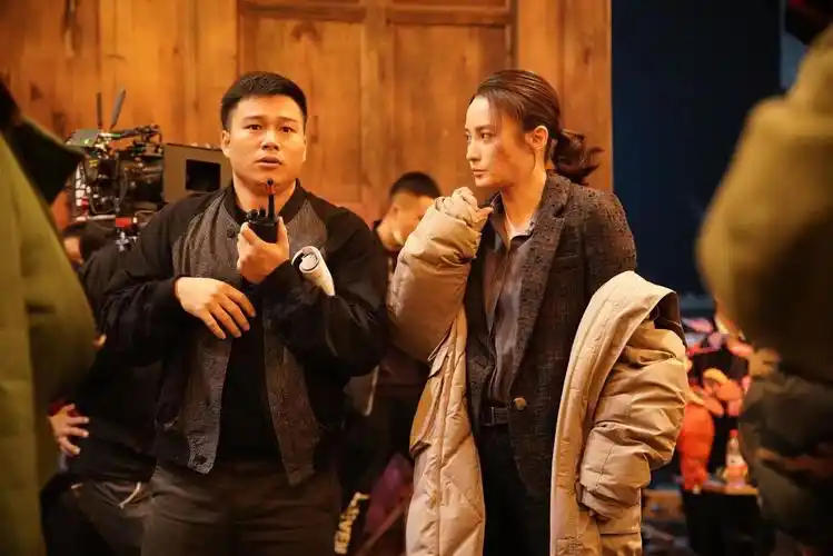 蒋勤勤回归之作全网热议,真女性视角刑侦剧《迷雾追踪》突出重围