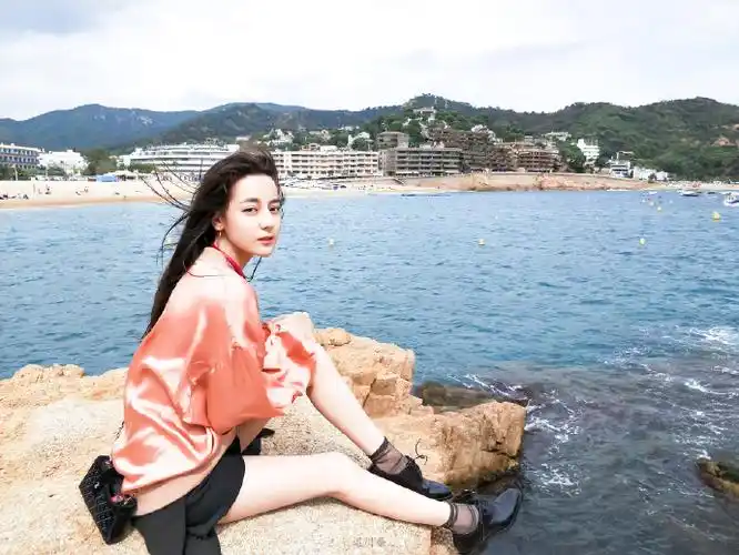 迪丽热巴聂九罗