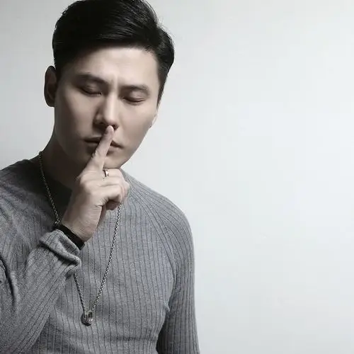 为争夺热门金曲原唱南宫嘉骏合唱权,人气主播上演"大逃杀"