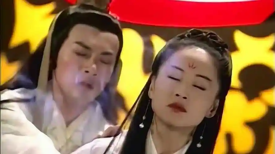 怜星趁花无缺给邀月疗伤之际竞做了这样的事网友怜星好善良