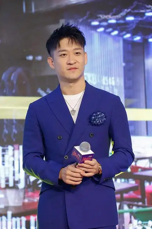 曹云金靠抖音直播翻红,相声功底获得肯定,郭德纲众弟子压力巨大