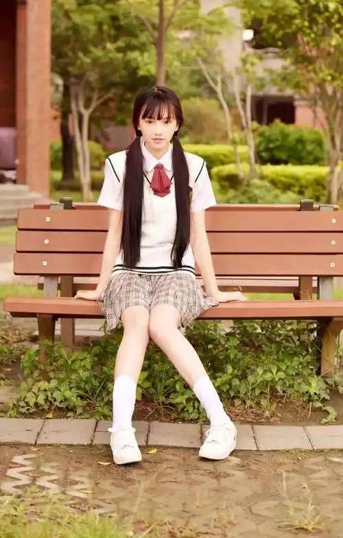 影视作品中女明星穿短裙校服,她们真青春靓丽_电影_女生_电视剧