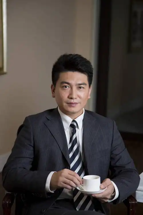 仅一个人,正装,图片,豪华,喝茶,健康,成熟,活力,自信,摄影,生活方式