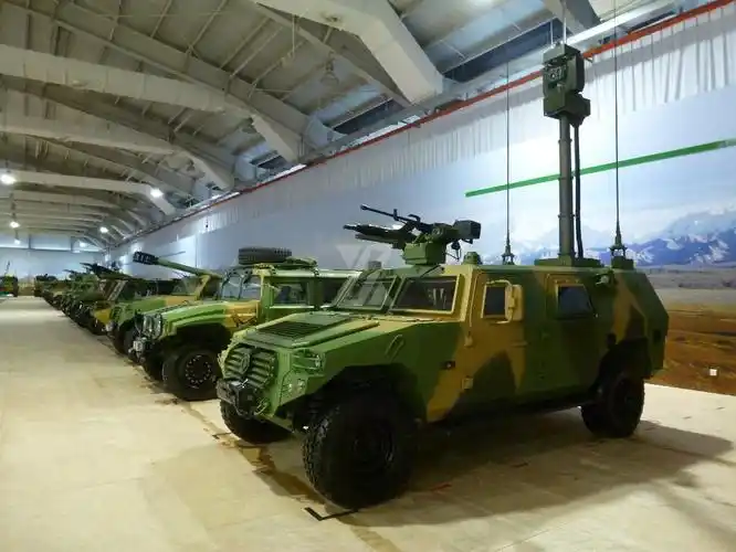 攀登突击车攀登突击车现场指挥车现场指挥车机要通讯车机要通讯车电磁