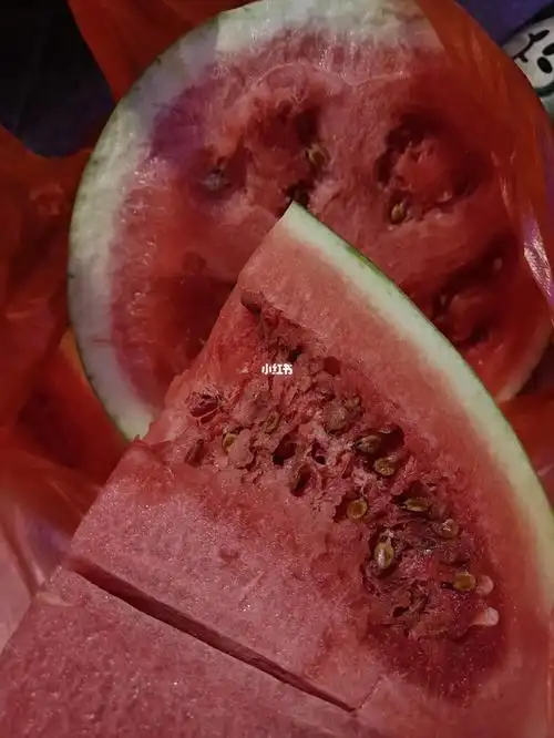 今天开开心心买了一个瓜.结果就是这样