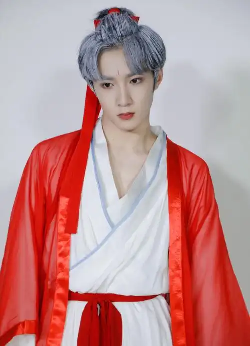 时代少年团万圣节cosplay,丁程鑫造型太可爱,谁扮相最有趣?