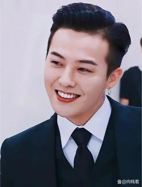 照片权志龙颜值巅峰照片权志龙 机场权志龙兵役图权志龙穿军装图片