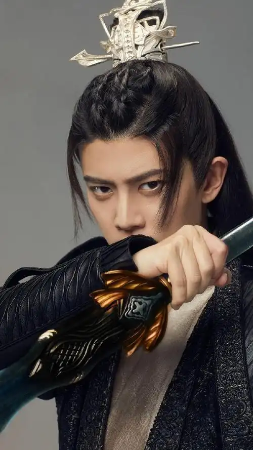 任嘉伦在驭鲛记里表现如何听完热巴的回答心里就有数了