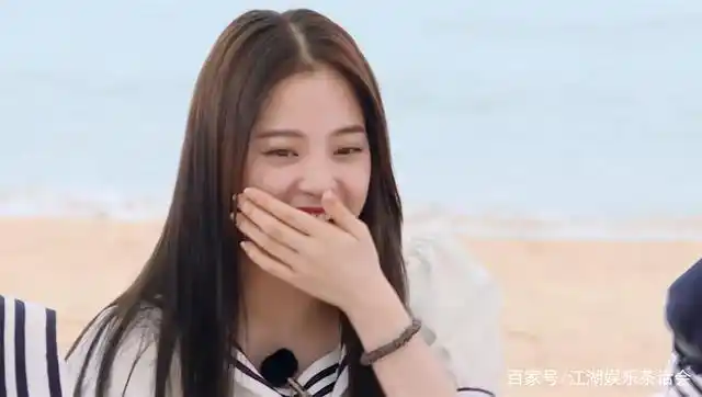 《跑男8》最后一期,欧阳娜娜为何中途突然换了发型?哪里的问题