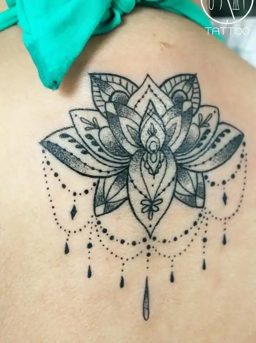 时针刺青后背莲花_纹身图案手稿图片_travis时的纹身作品集