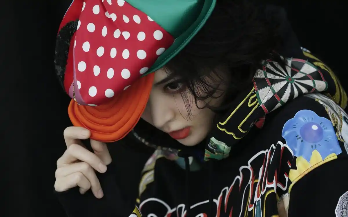 古力娜扎超酷个性写真图片-美女壁纸-高清美女图片-第6图-娟娟壁纸