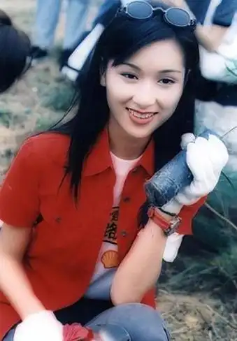 杨恭如波折的情路靠美貌征服了5个男人两度介入引恶名缠身