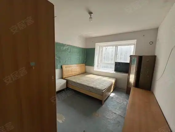 昆山玉山城西新华舍小区急租!南北通透!新华舍简单装修三房!价格可谈!